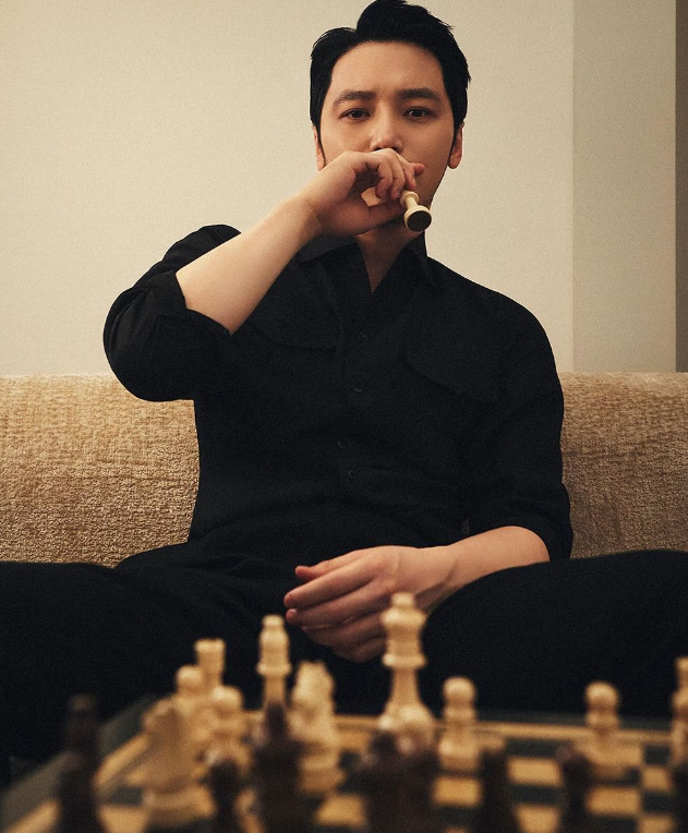 변요한 배우 프로필 드라마 영화 작품활동 열애 결혼 반려견 사진