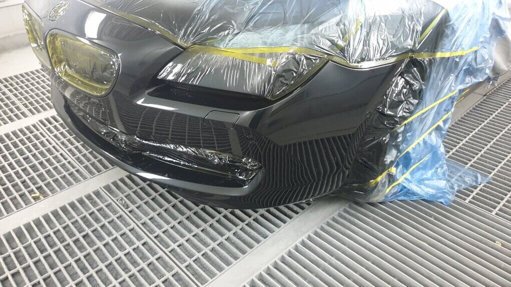 자동차 범퍼복원 - 운전석 쪽 도장 완료