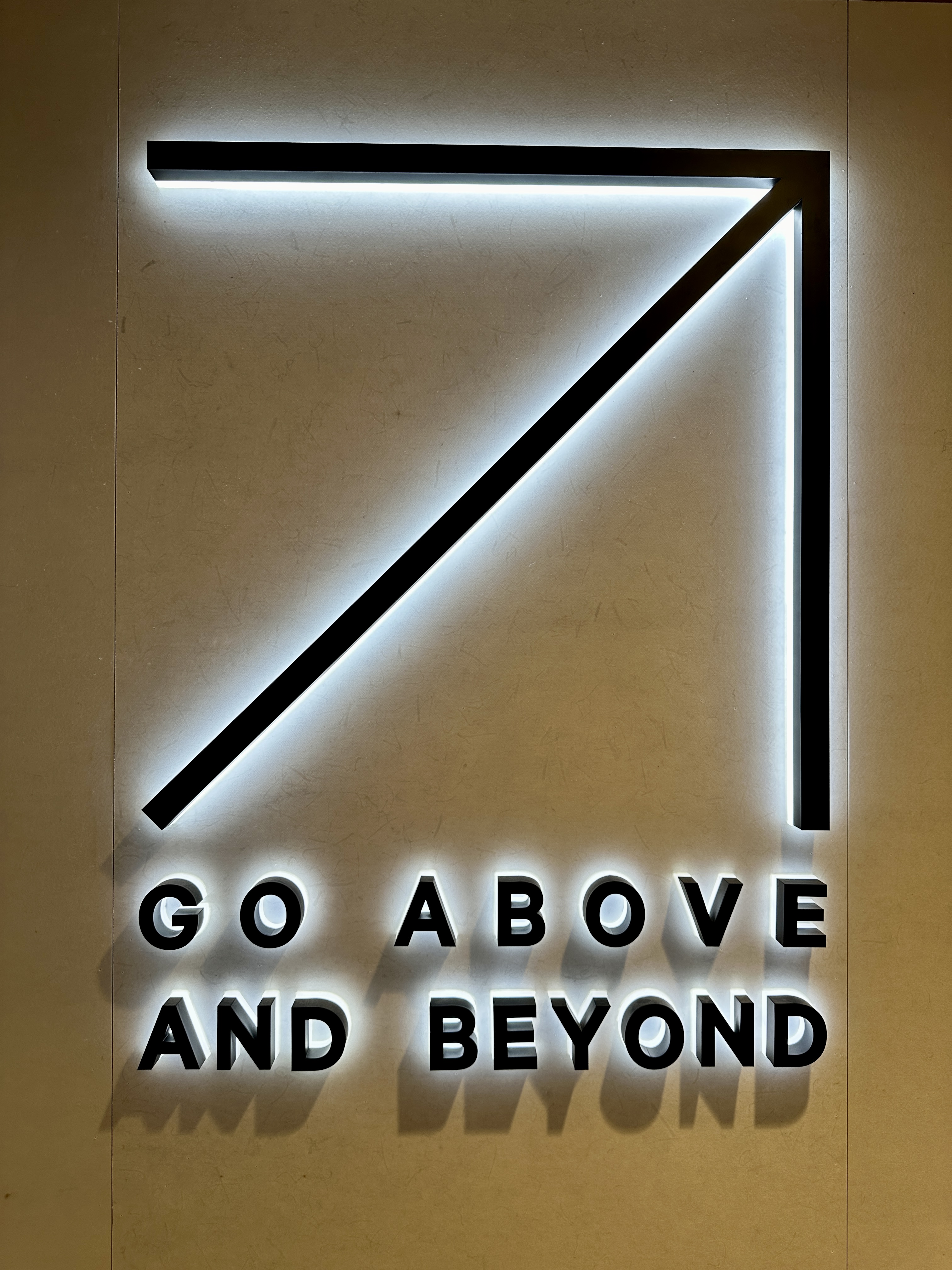 룰루레몬 명동 매장 2층