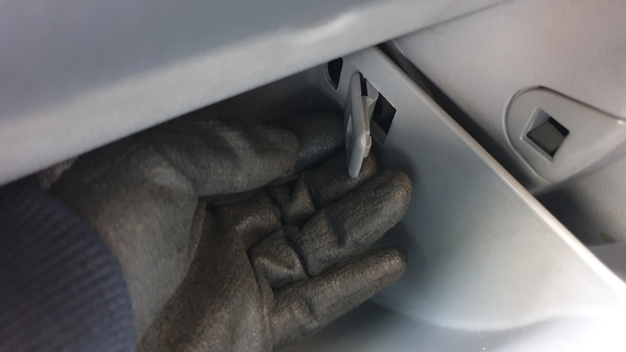 아반떼 HD 글로브박스 걸쇠