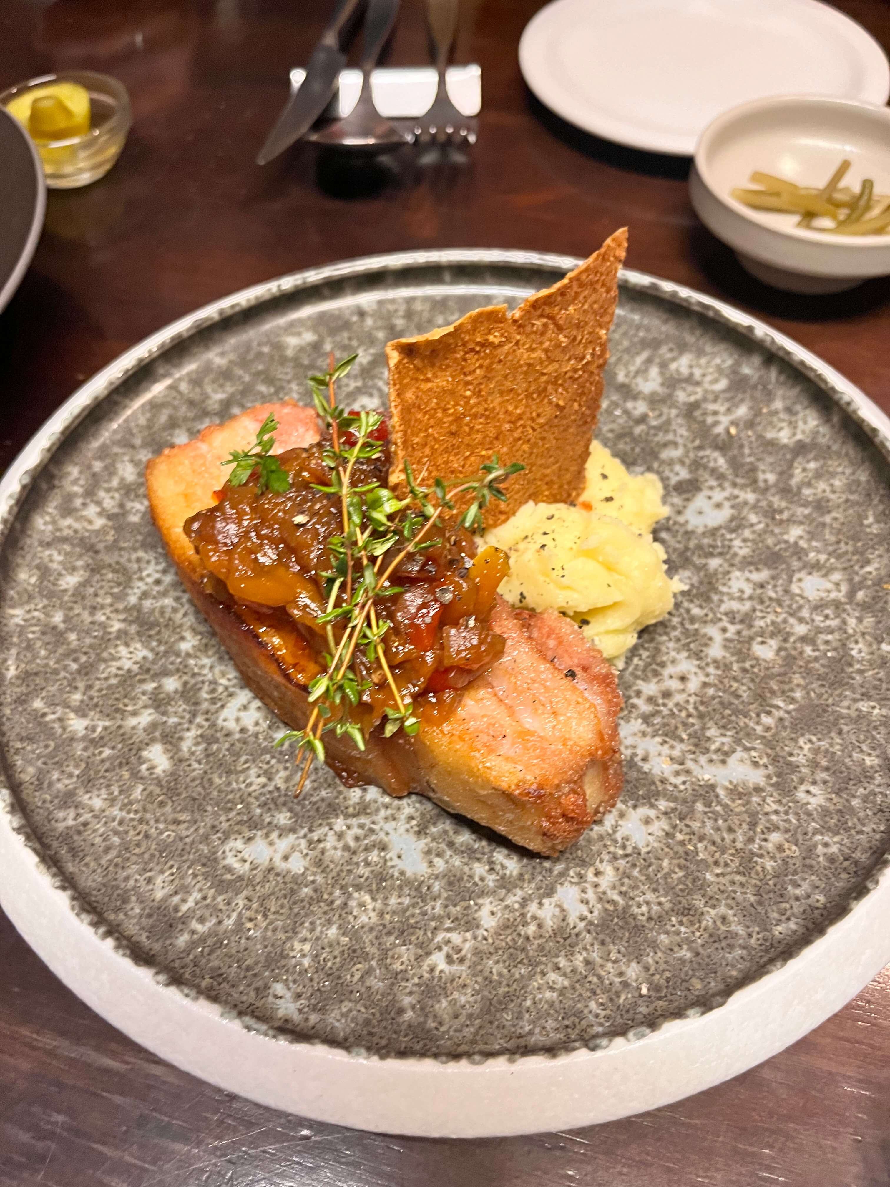 엉베흐 수비드삼겹살