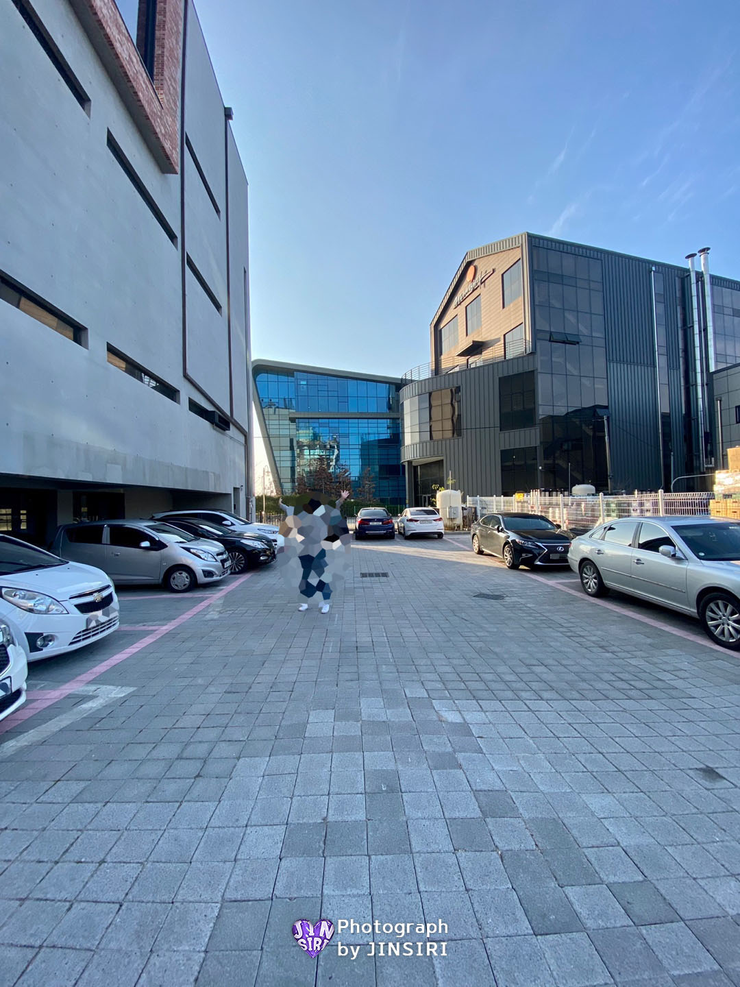 ๋ ๋ํ์ดํ ์ฃผ์ฐจ์ฅ