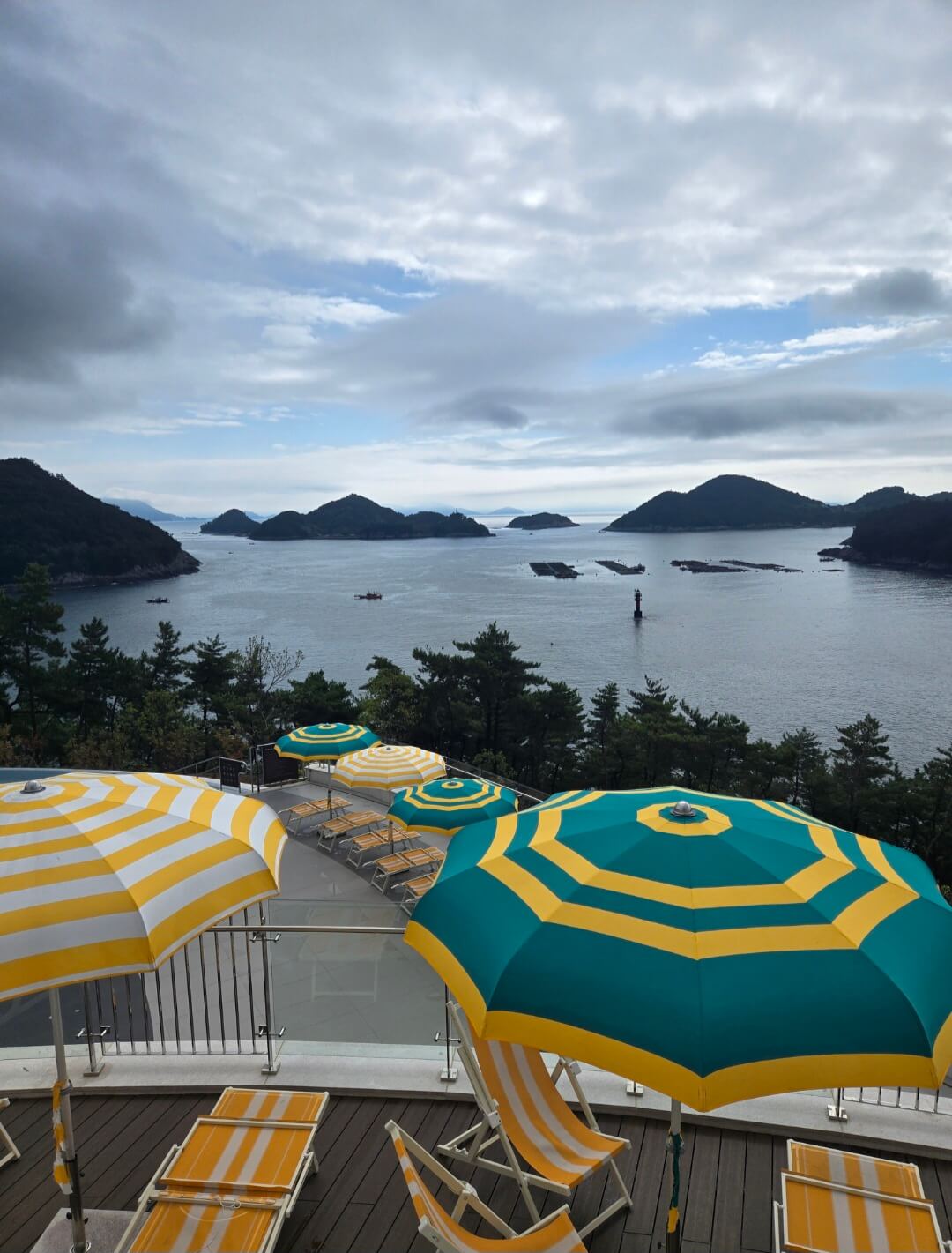 인피니티 풀 파라솔