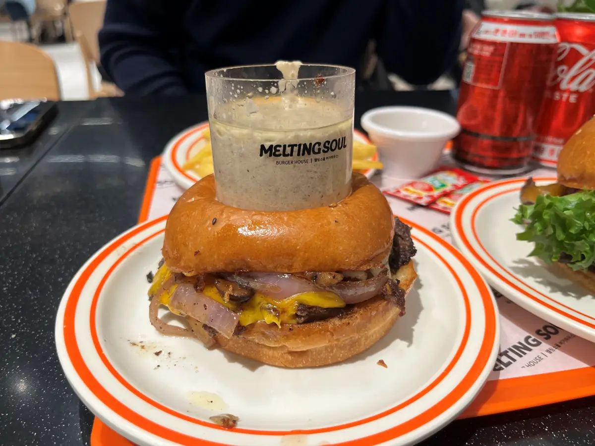 멜팅소울-멜팅화이트라구버거