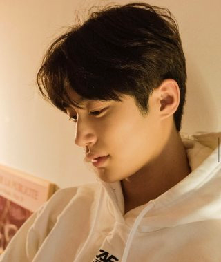 변우석 프로필 나이 키 군대 드라마 작품+변우석 배경화면