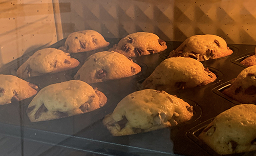 피칸마들렌 굽는 장면