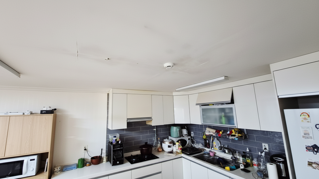 아랫집 주방 천장 누수확인