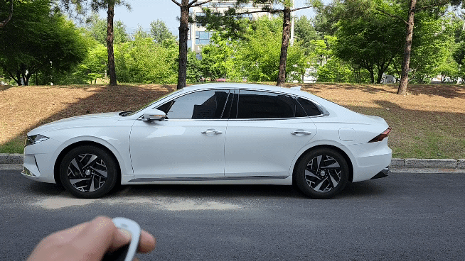 모든 창문이 닫히면 비상등 3번 점멸