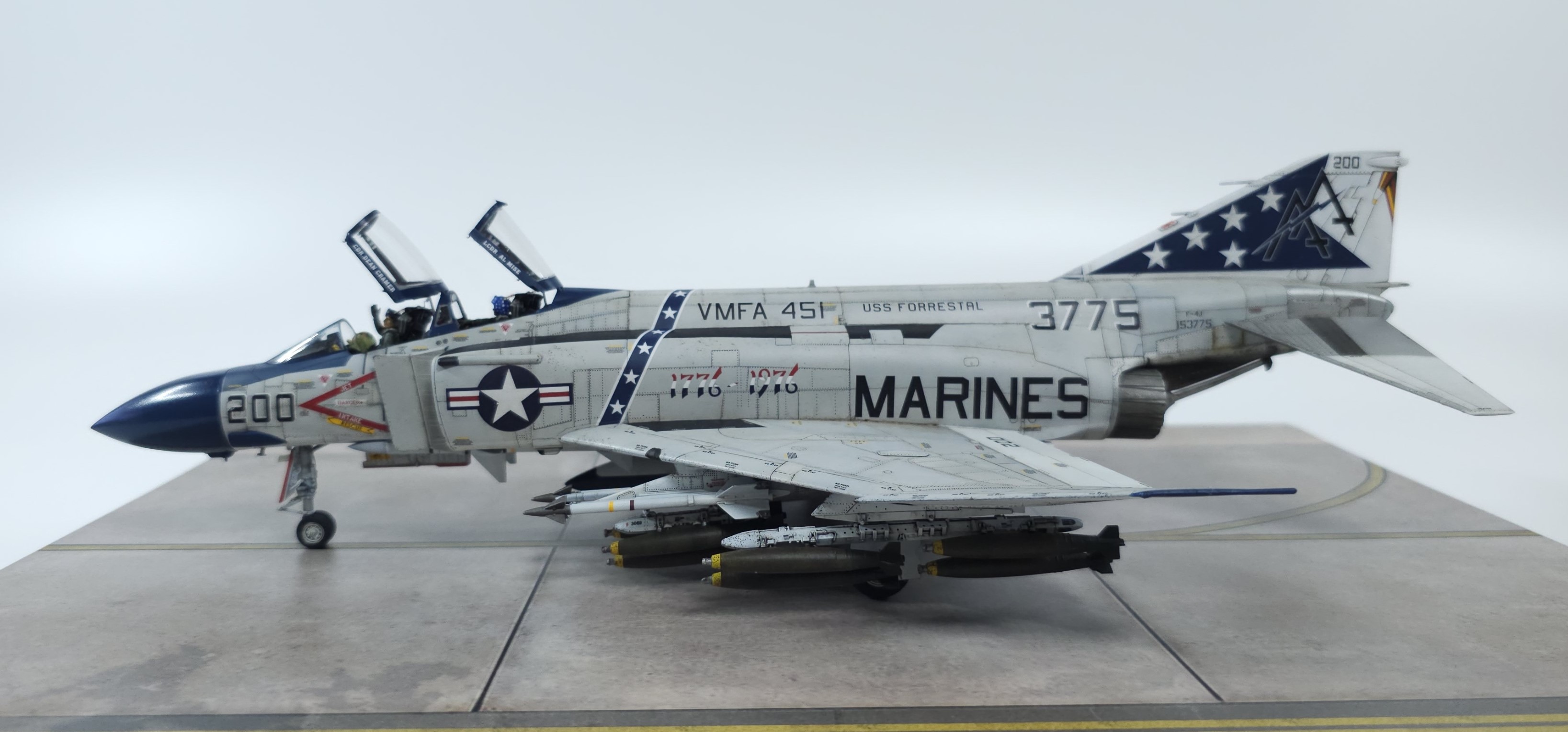 팬톰-측면-사진