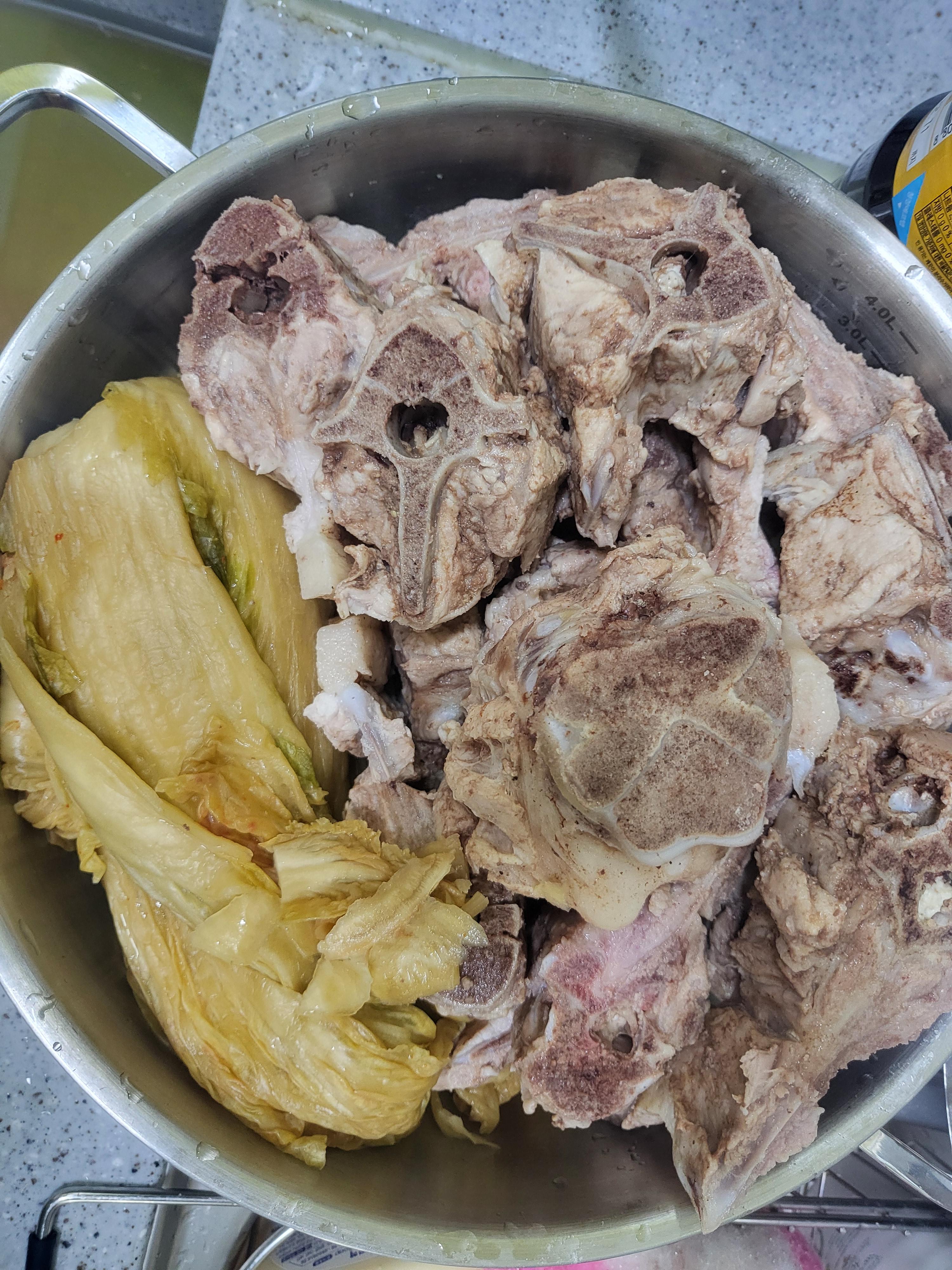 묵은지 뼈찜만들기