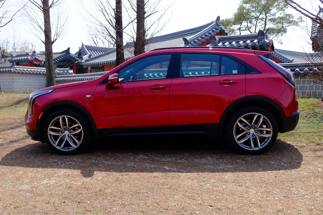 캐딜락 XT4