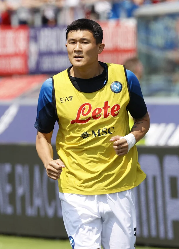 김민재 맨유 이적 군대