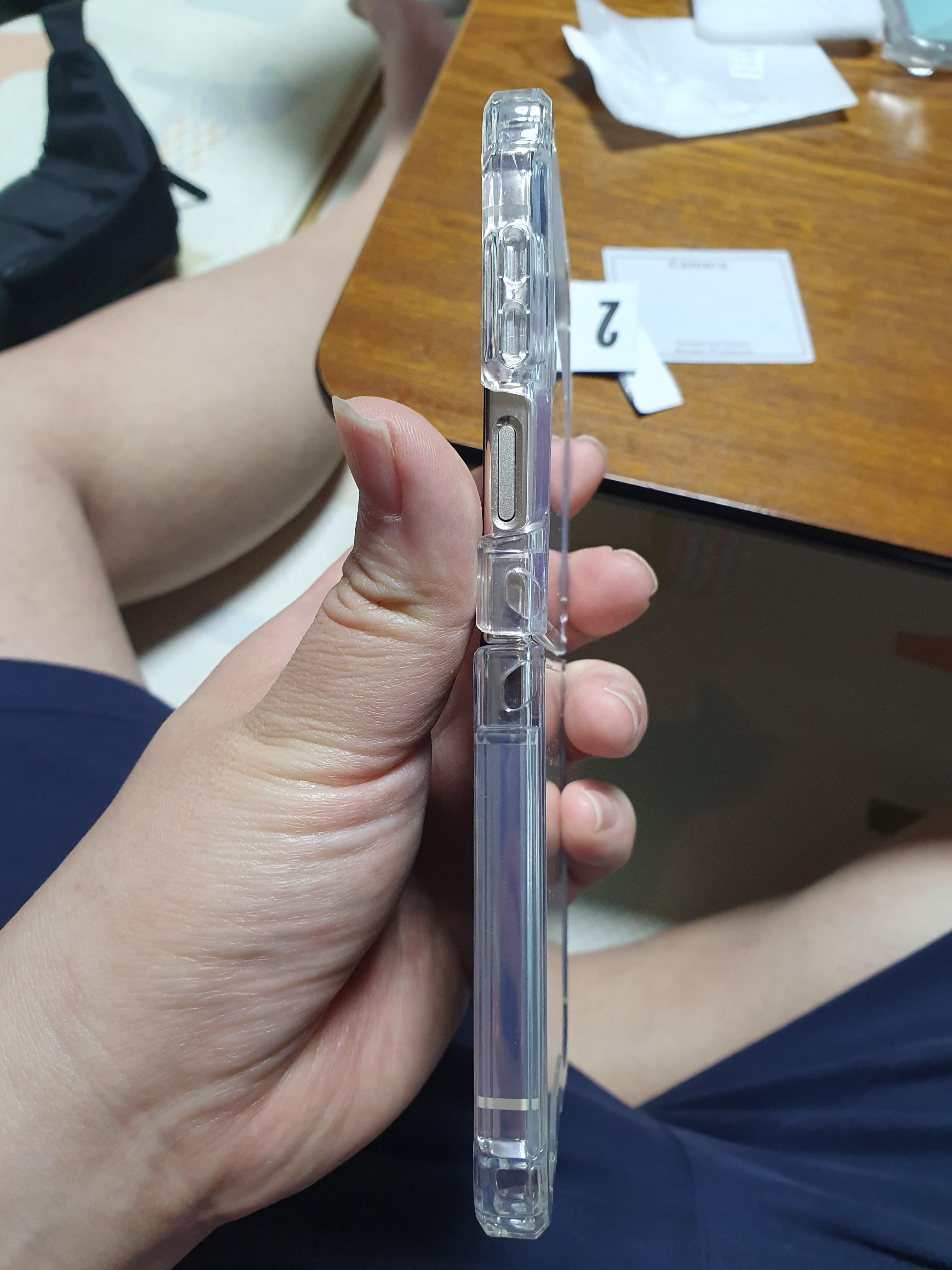 힌지 커버 제거한후 사이드 모습