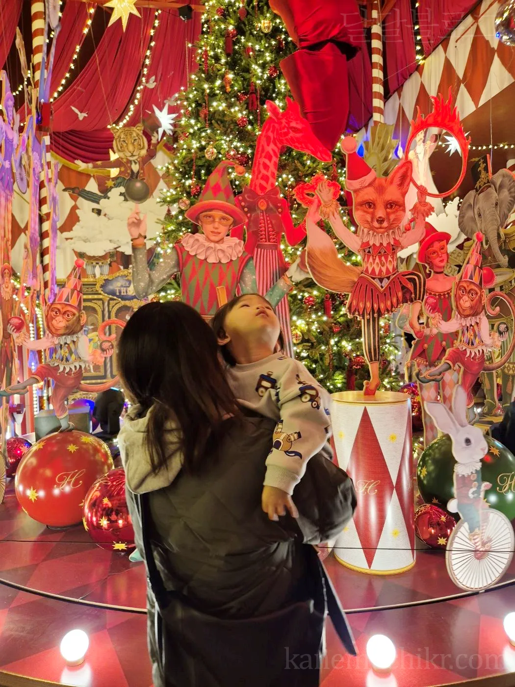 판교-현대박화점-아이와-크리스마스트리