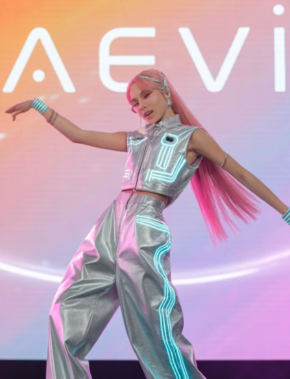 Naevis - SM의 AI 솔로 아이돌 실험 섹션 이미지