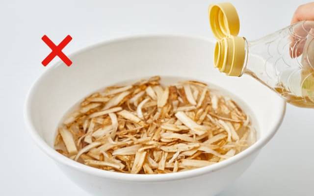 우엉 쓴맛 제거 우엉떫은맛 없애기 우엉손질 씻는법 식초