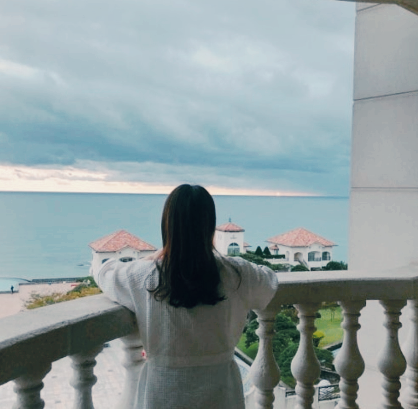 여행중 숙소에서 바라본바다 풍경 사진