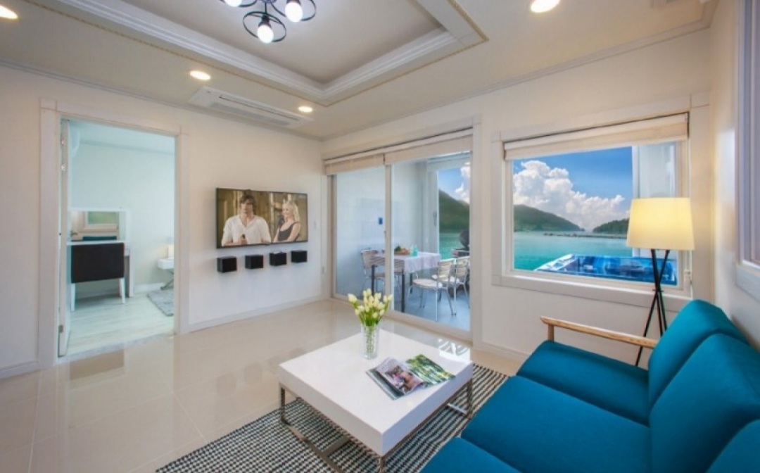 통영 메이블루 펜션 201호