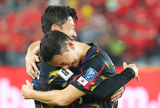 한국 vs 중국전 손흥민과 정승현 포옹