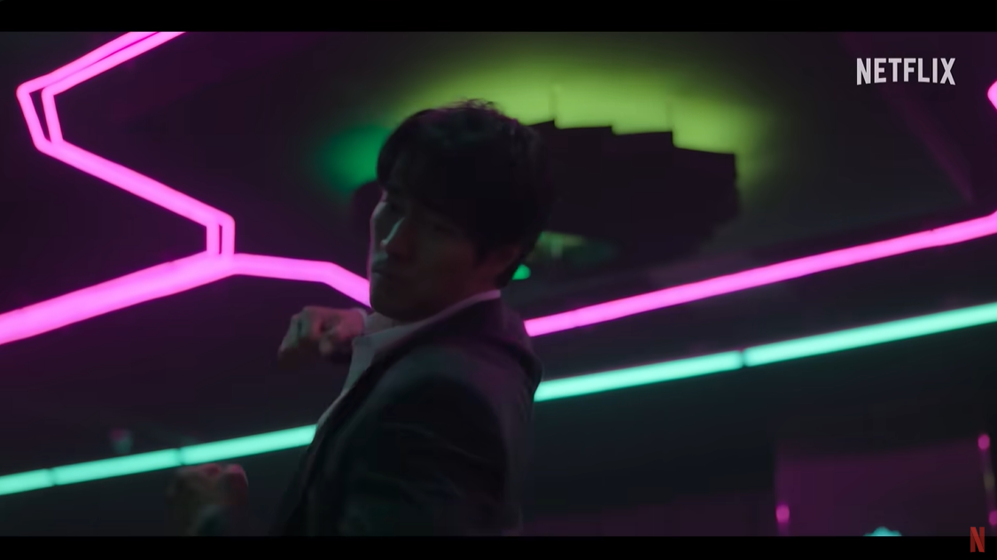 소지섭이 싸우고 있다.