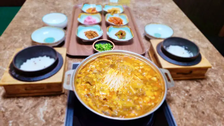 충북 제천 고향노포 빠가사리 메기 민물고기 매운탕 도리뱅뱅이 맛집