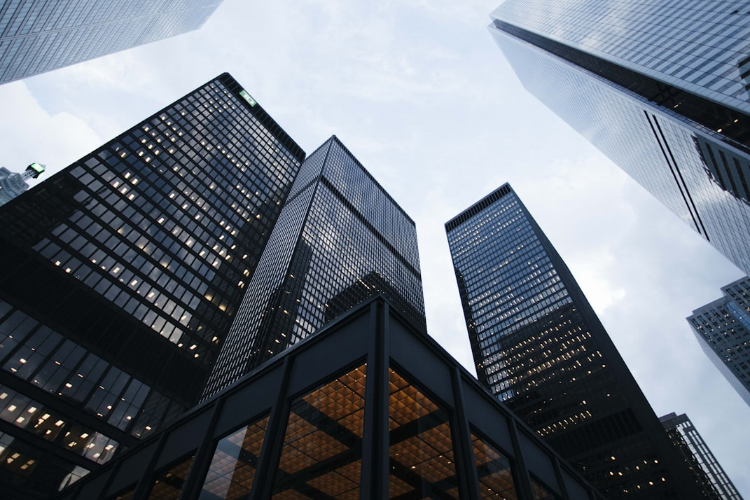 정부·세무 창구 안내 분위기