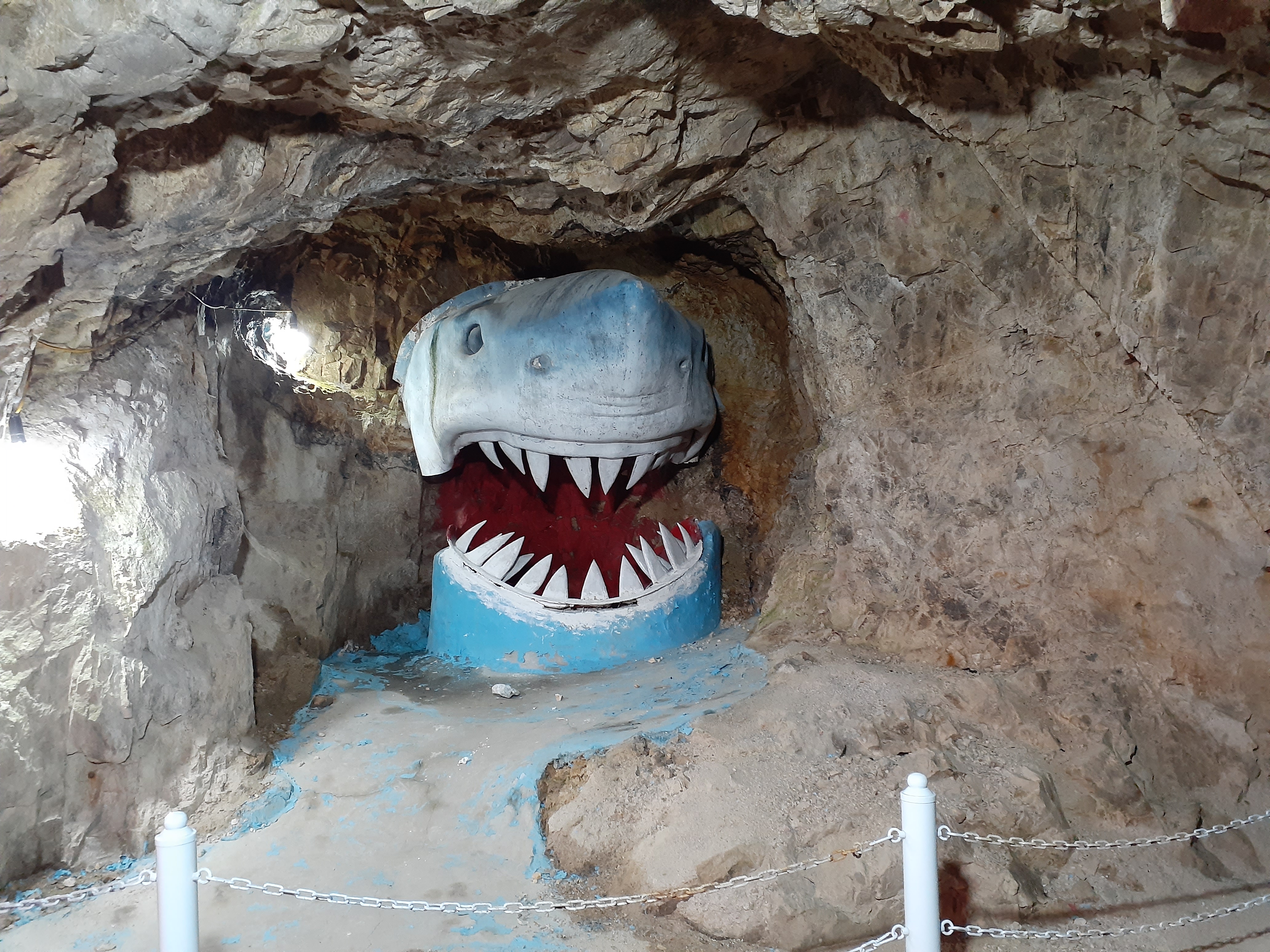 자수정동굴나라