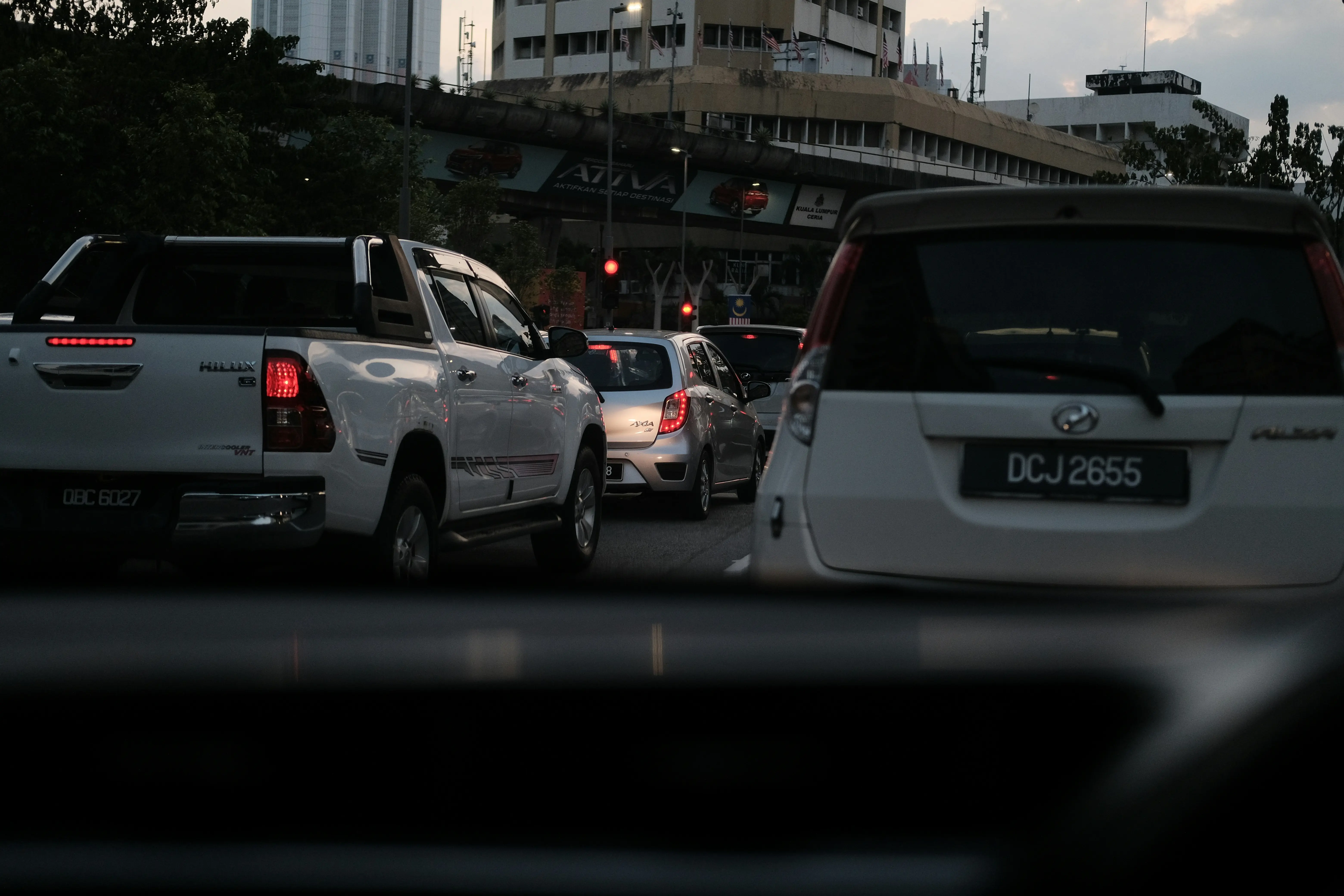 출퇴근 교통 정체 왜 매일 반복될까
