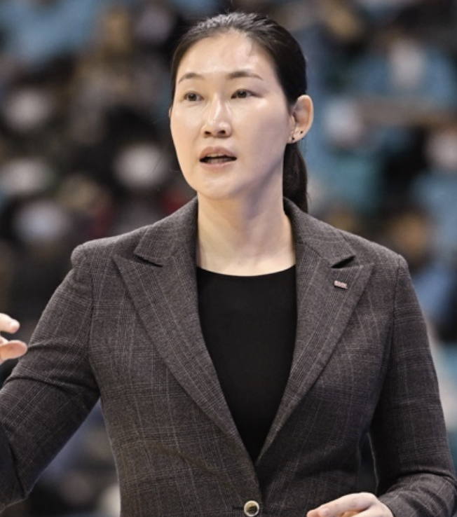 박정은 농구 감독 나이 프로필 부산 BNK 썸 감독