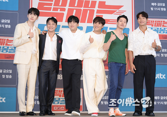 (왼쪽부터)강훈-홍경인-홍경민-차태현-장혁-김종국이 2일 오후 서울 서초구 잠원동 더 리버사이드호텔에서 진행된 JTBC 신규 예능 프로그램 &#39;택배는 몽골몽골&#39; 제작발표회에 참석하고 있다. [사진=정소희 기자]