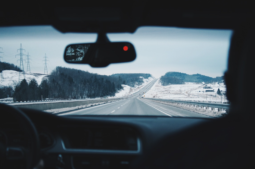 자동차 헤드업 디스플레이 설치 활용