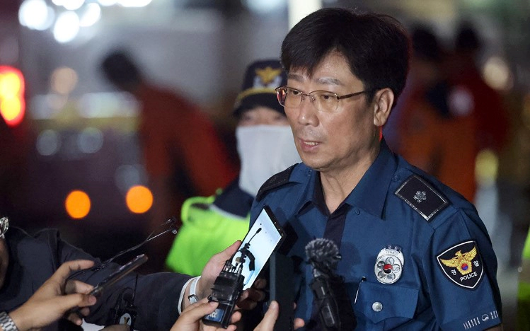 브리핑하는 흥덕 경찰서장&amp;#44; 검찰의 압수수색