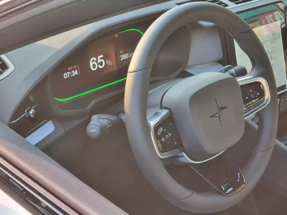 폴스타 2는 급속 충전 시 80%가 바람직합니다.