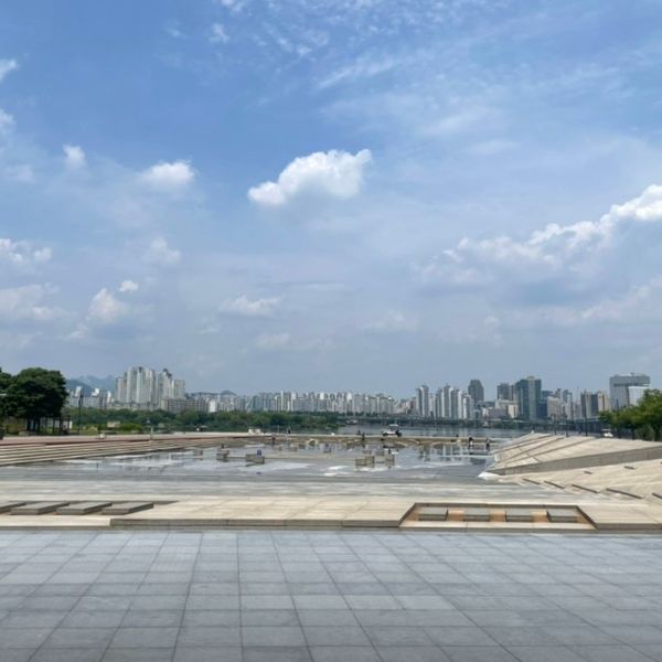 여의도물빛광장