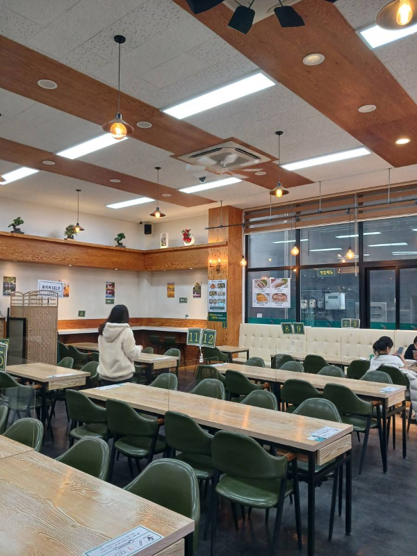 망향비빔국수 청라점 매장