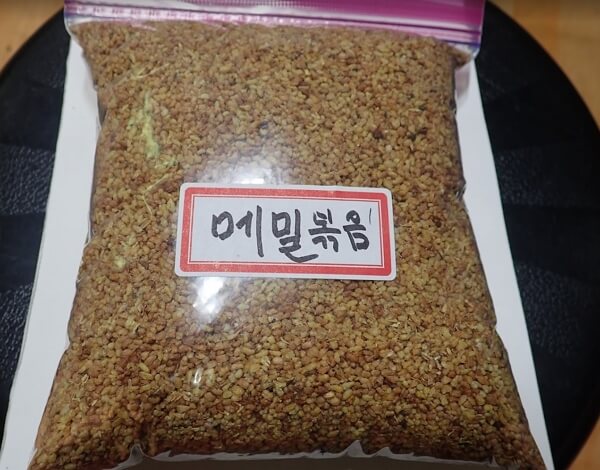 장모님이-주신-볶은-메밀