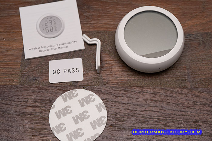 AVATTO 지그비 온습도계 내용물