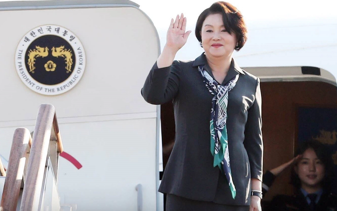 윤건영 국회의원 프로필 나이 고향 학력 재산 | 윤건영 김정숙 여사 인도방문 해명 이유