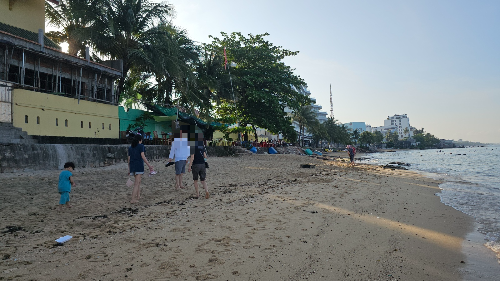[25.3월] 푸꾸옥 #4&amp;#124;씨쉘 호텔 근처 아침 산책-딘까우 사원(Dinh Cau Temple)