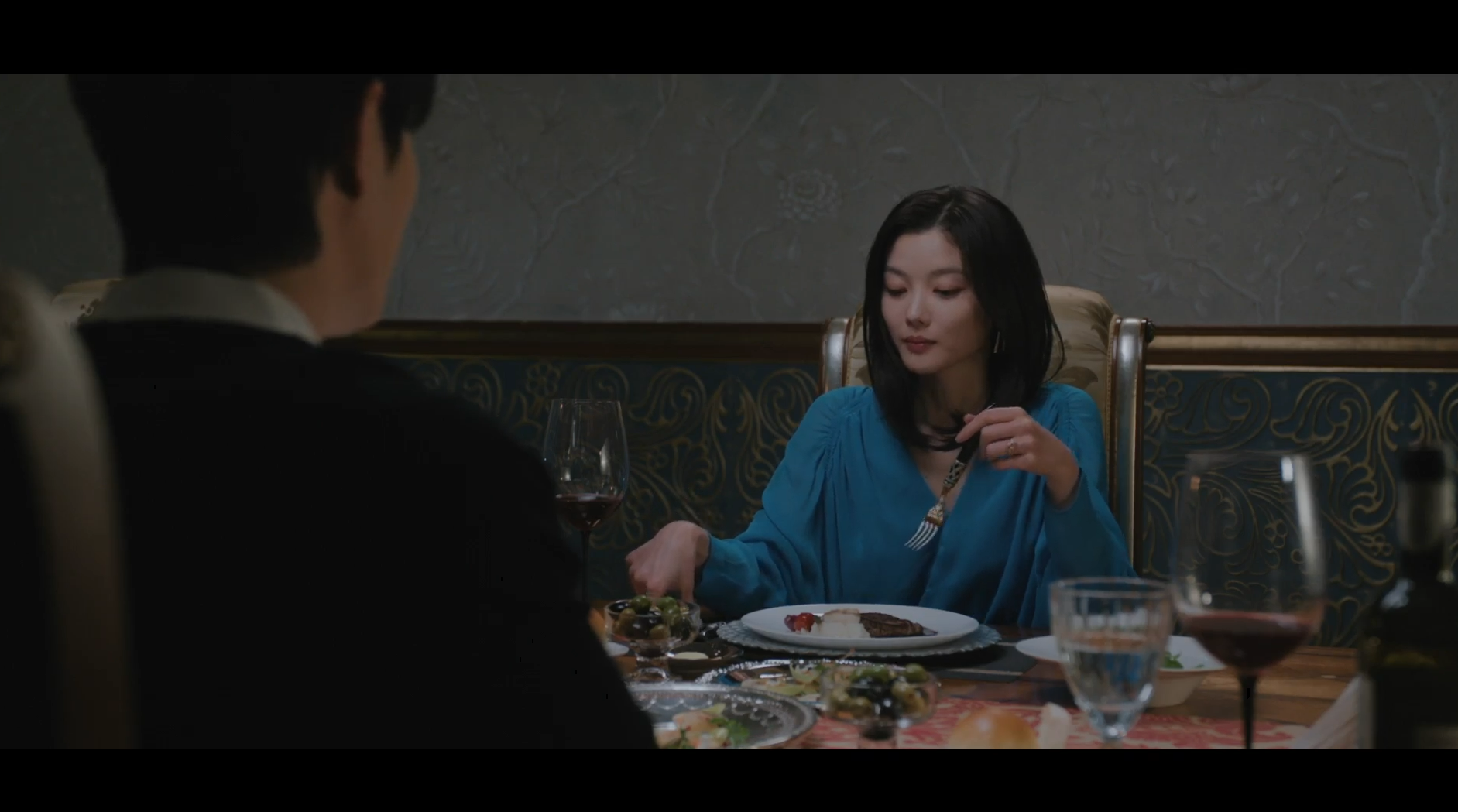 친애하는X 저녁 식사하는 아진과 도혁