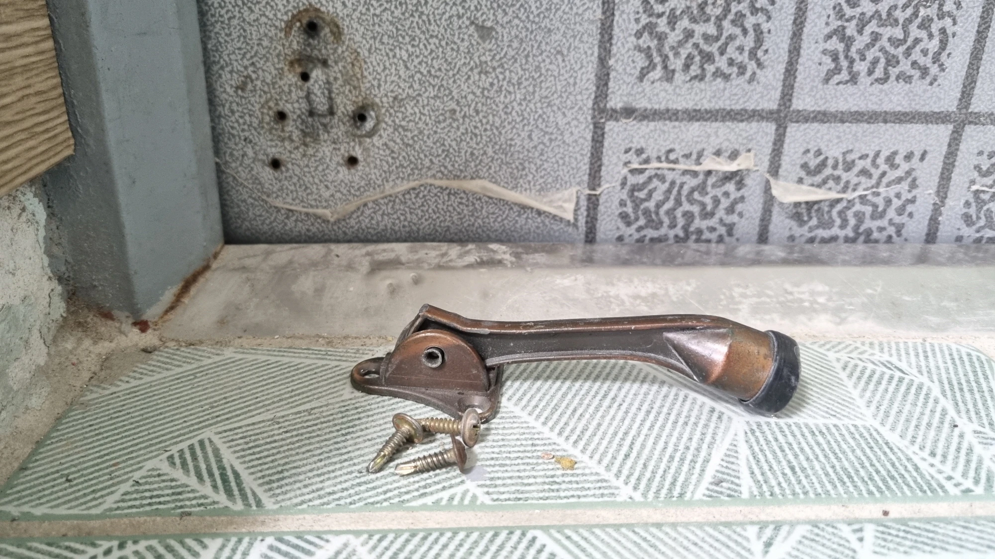 탈거한 스토퍼 모습