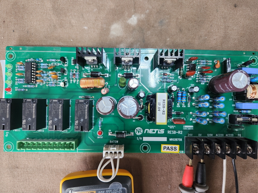 (주)네티스(NETIS) PCB기판, 컨트롤러 NETIS RESB-R2 NR02B758 출력 불능, 비상개방 기판 PCB 수리 완료
