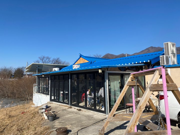 상송식당-통유리로된-외부모습