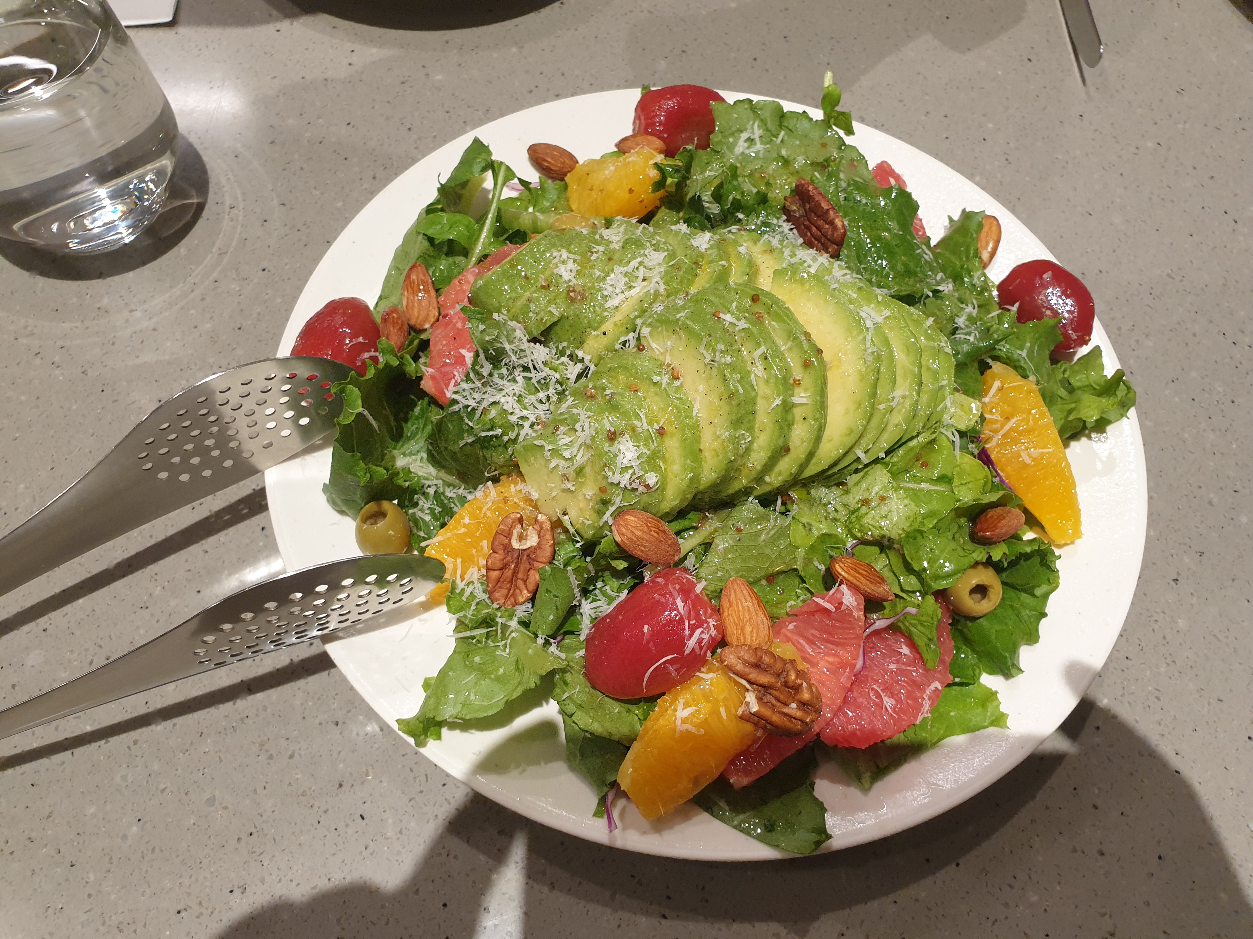 아보카도샐러드