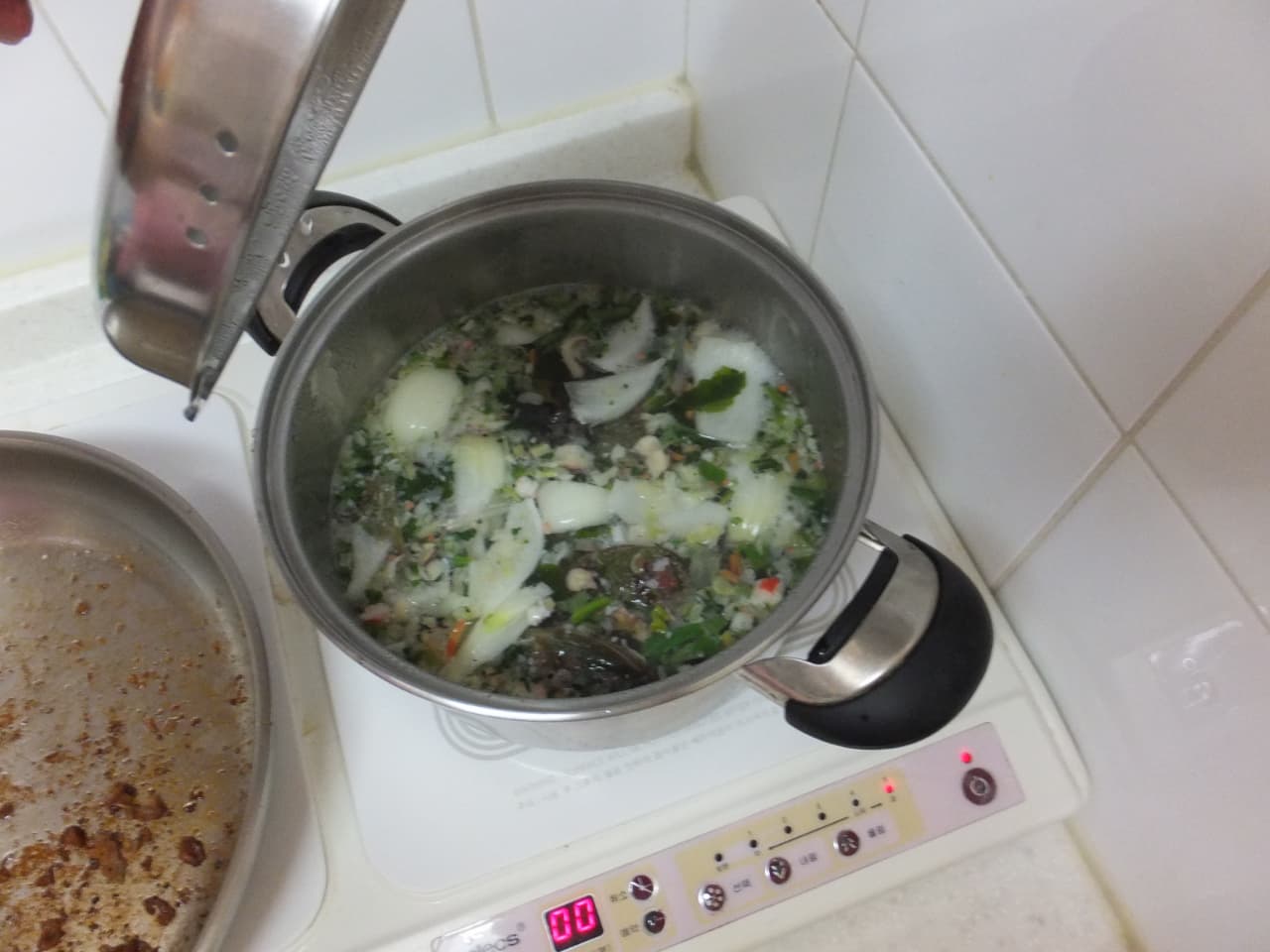 진짬뽕 해물로 끓이는 낙지탕