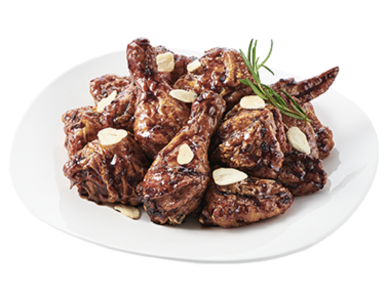 푸라닭 모델, 아이유로 교체! 브랜드 10주년 맞아 새 광고 공개