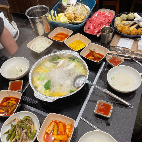 부천 만두전골 만전 상차림
