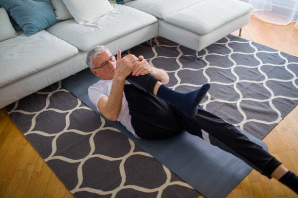 👉 무릎 통증? 하루 10분 이걸로 끝!📌 시니어를 위한 쉬운 스트레칭 3가지