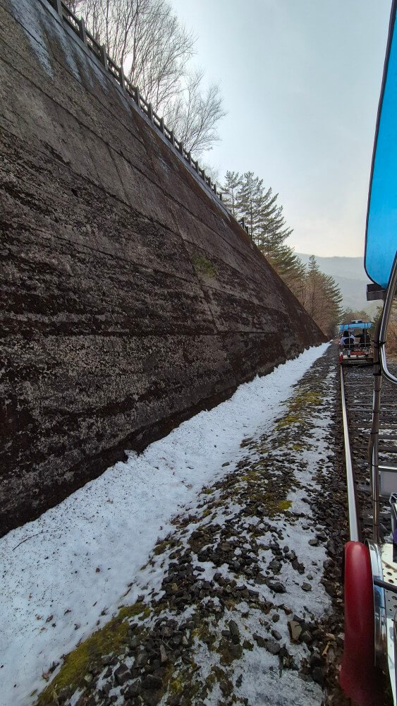 아직도 쌓여있는 눈