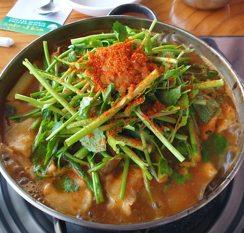 생생정보 철원 한탄강 민물매운탕 맛집 폭포가든 안내 